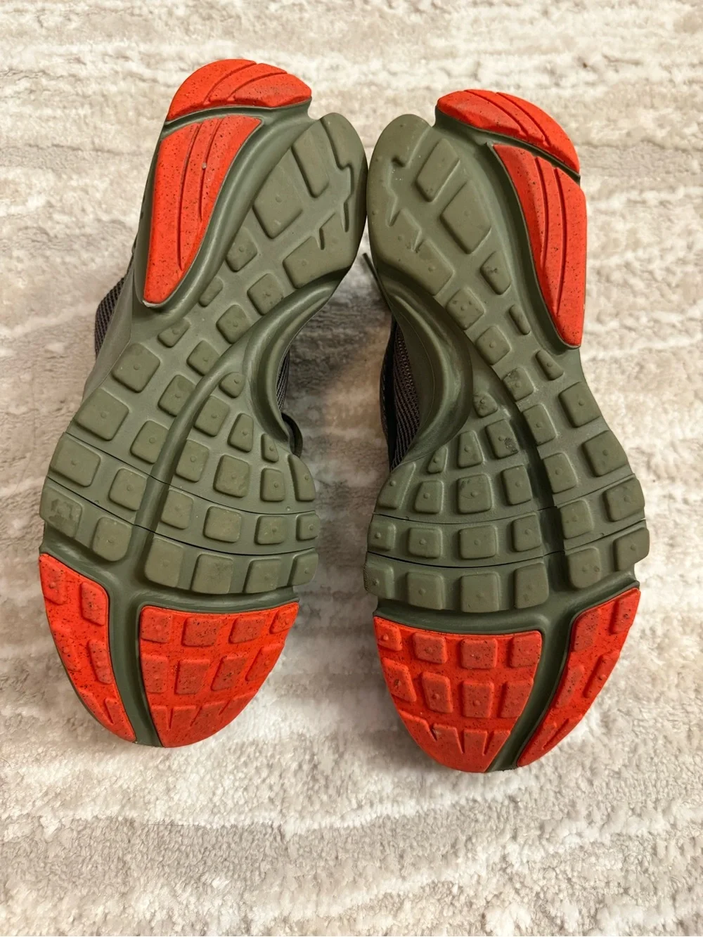 Nike Olive Green Presto Fly GS Sneakers with Orange Accents size 7Y